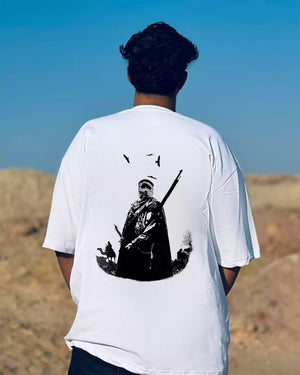 Tshirt Weiß Oversize – Arabic Poetry Style | Arabian Vibes